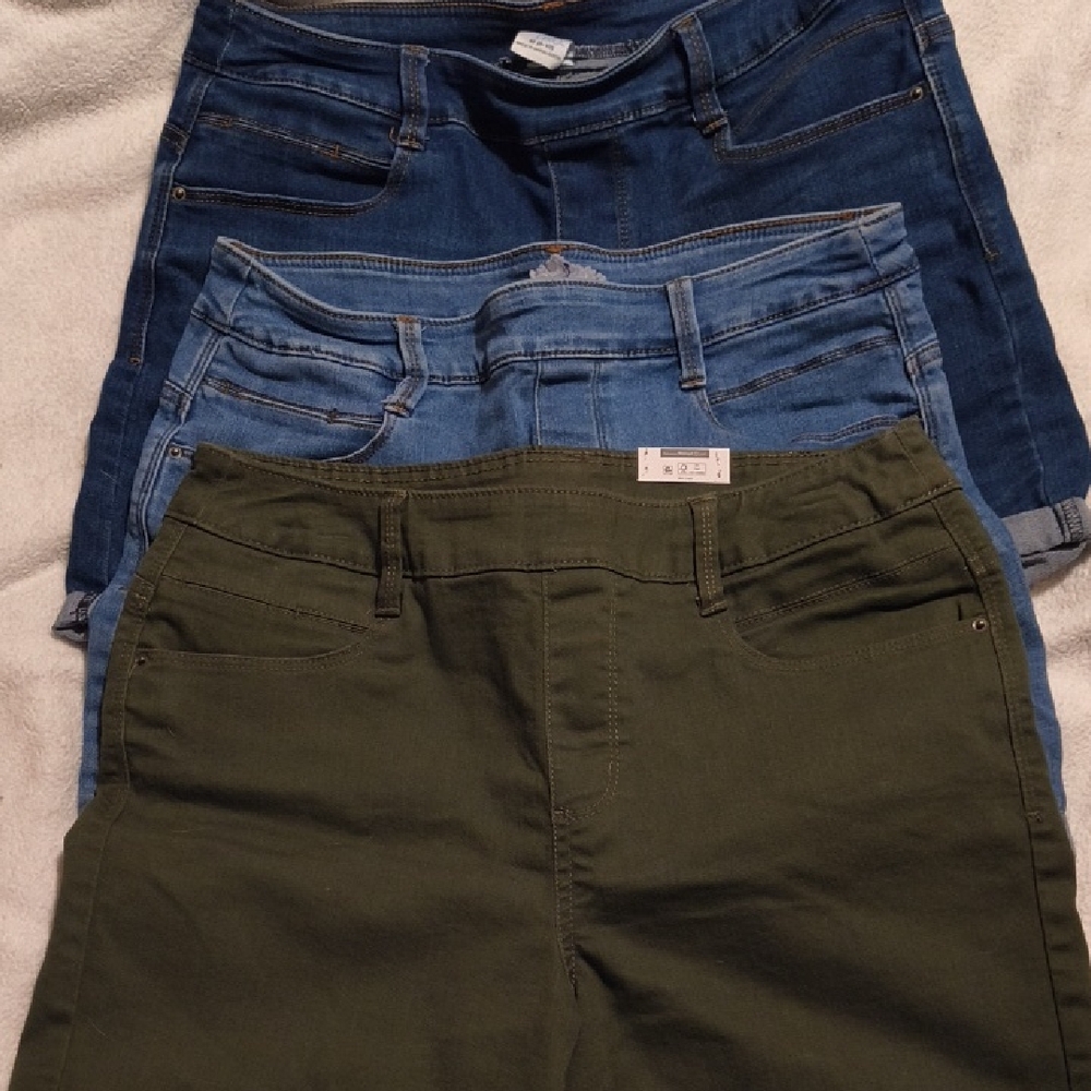 New Olive and Lt Blue ,Dk Blue Shorts.Size 8-10